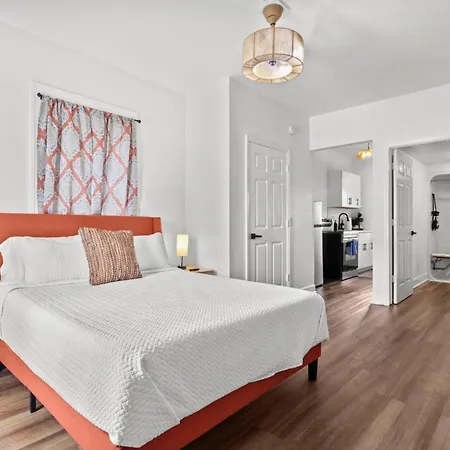 Luxury Studio With Modern Amenities In Vibrant Downtown St Pete